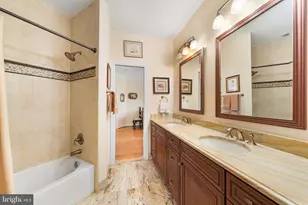 10121 Ratcliffe Manor Dr, Fairfax, VA 22030 - Photo 66