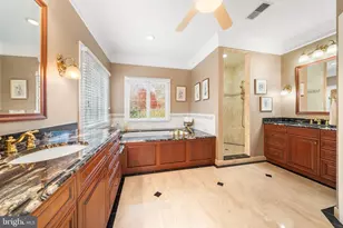 10121 Ratcliffe Manor Dr, Fairfax, VA 22030 - Photo 54