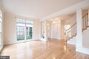 3832 Farrcroft Dr, Fairfax, VA 22030 - Photo 10