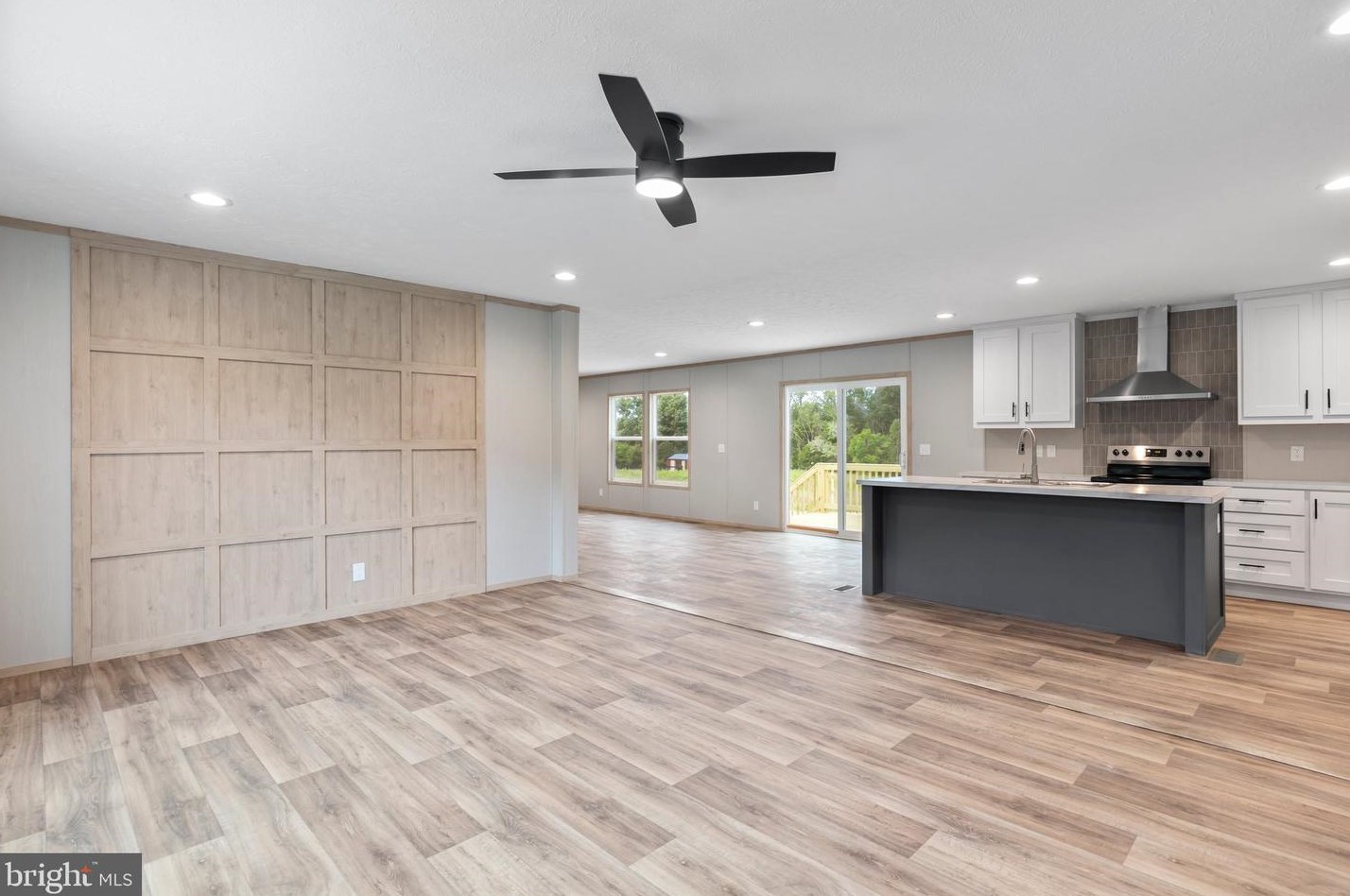 235 Shores Rd, Bybee, VA 22963