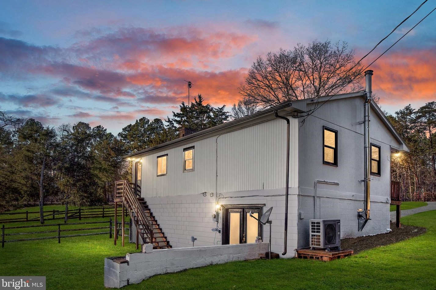 2977 Hardware Rd, Scottsville, VA 24590