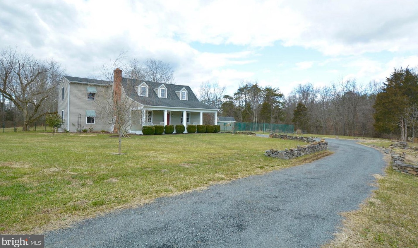 8446 Turnbull Rd, Warrenton, VA 20186-8544