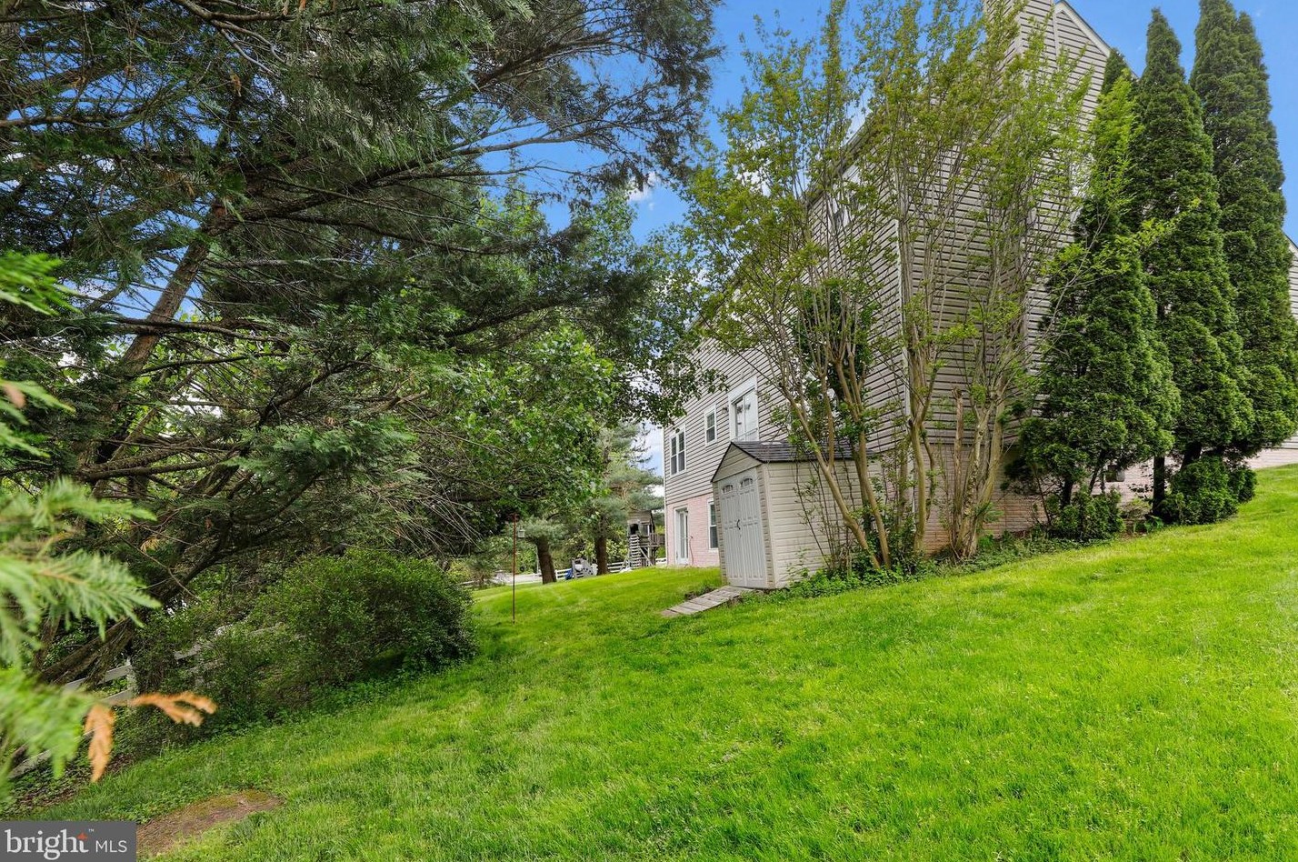 7333 Hazelwood Ct, Warrenton VA  20187-4140 exterior