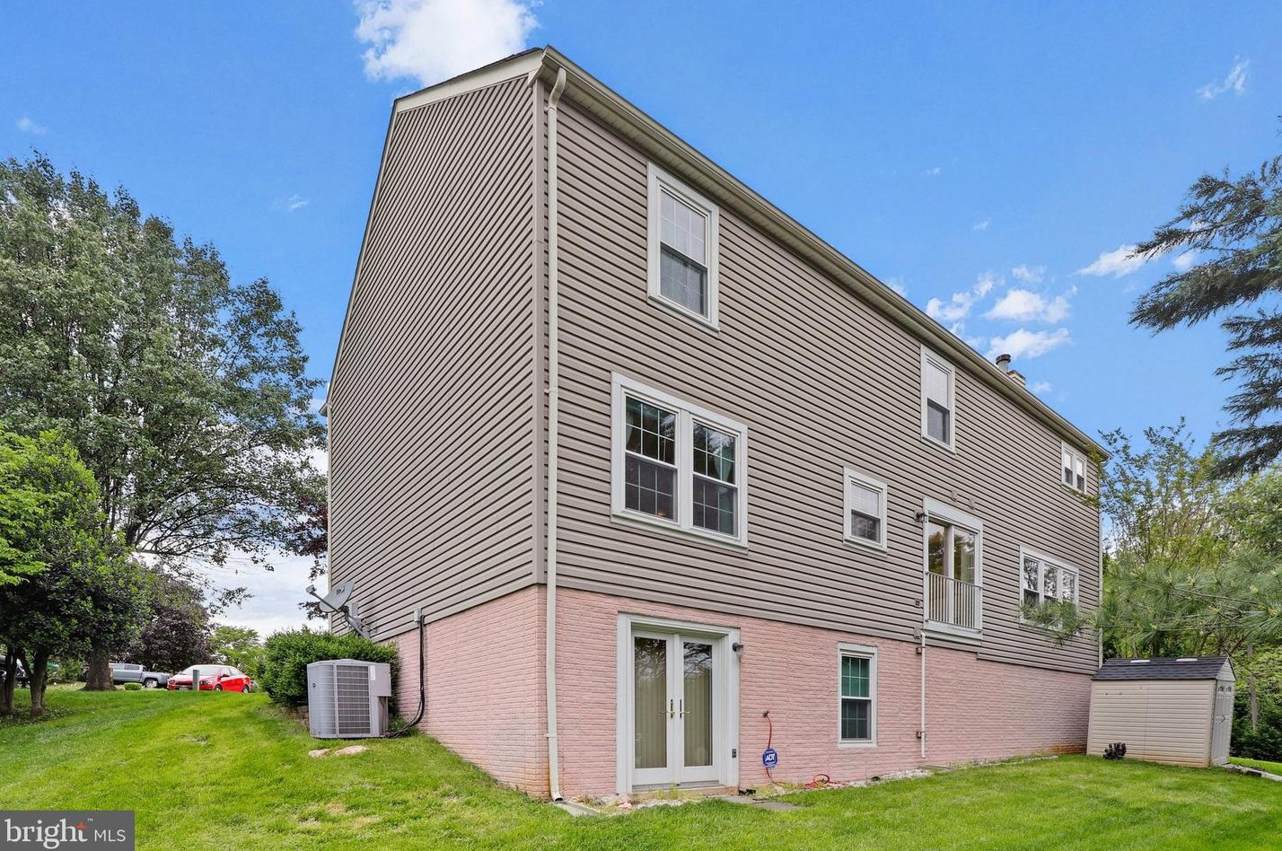 7333 Hazelwood Ct, Warrenton VA  20187-4140 exterior