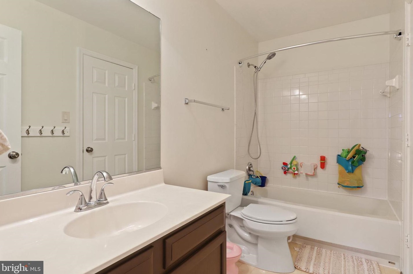 7333 Hazelwood Ct, Warrenton VA  20187-4140 exterior