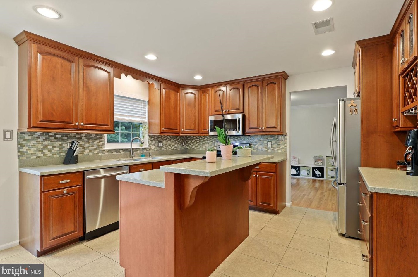 7333 Hazelwood Ct, Warrenton VA  20187-4140 exterior