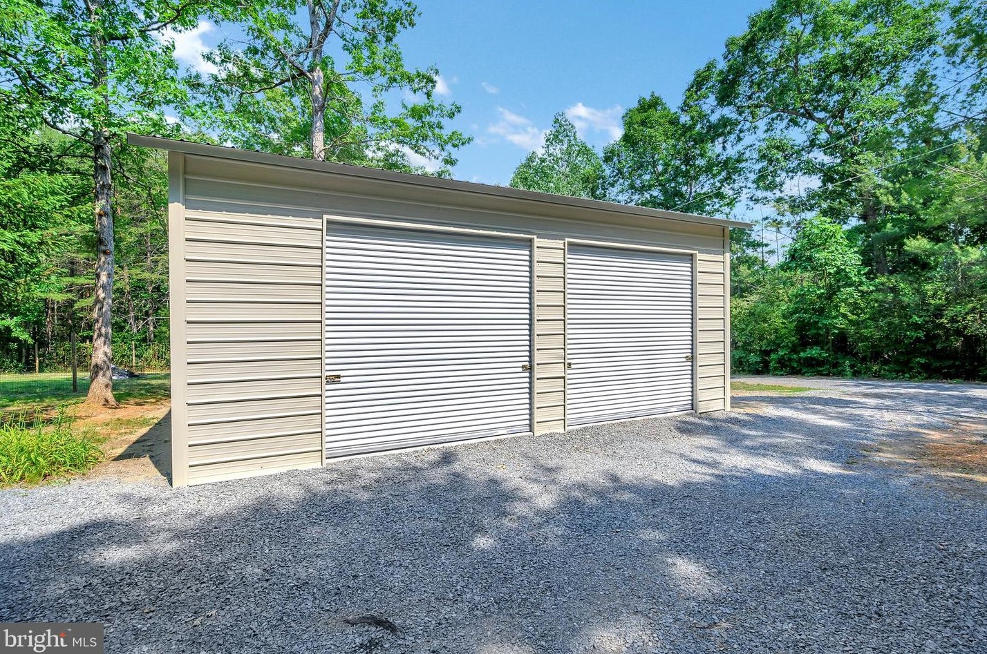 14345 Snake Castle Rd, Sumerduck, VA 22742