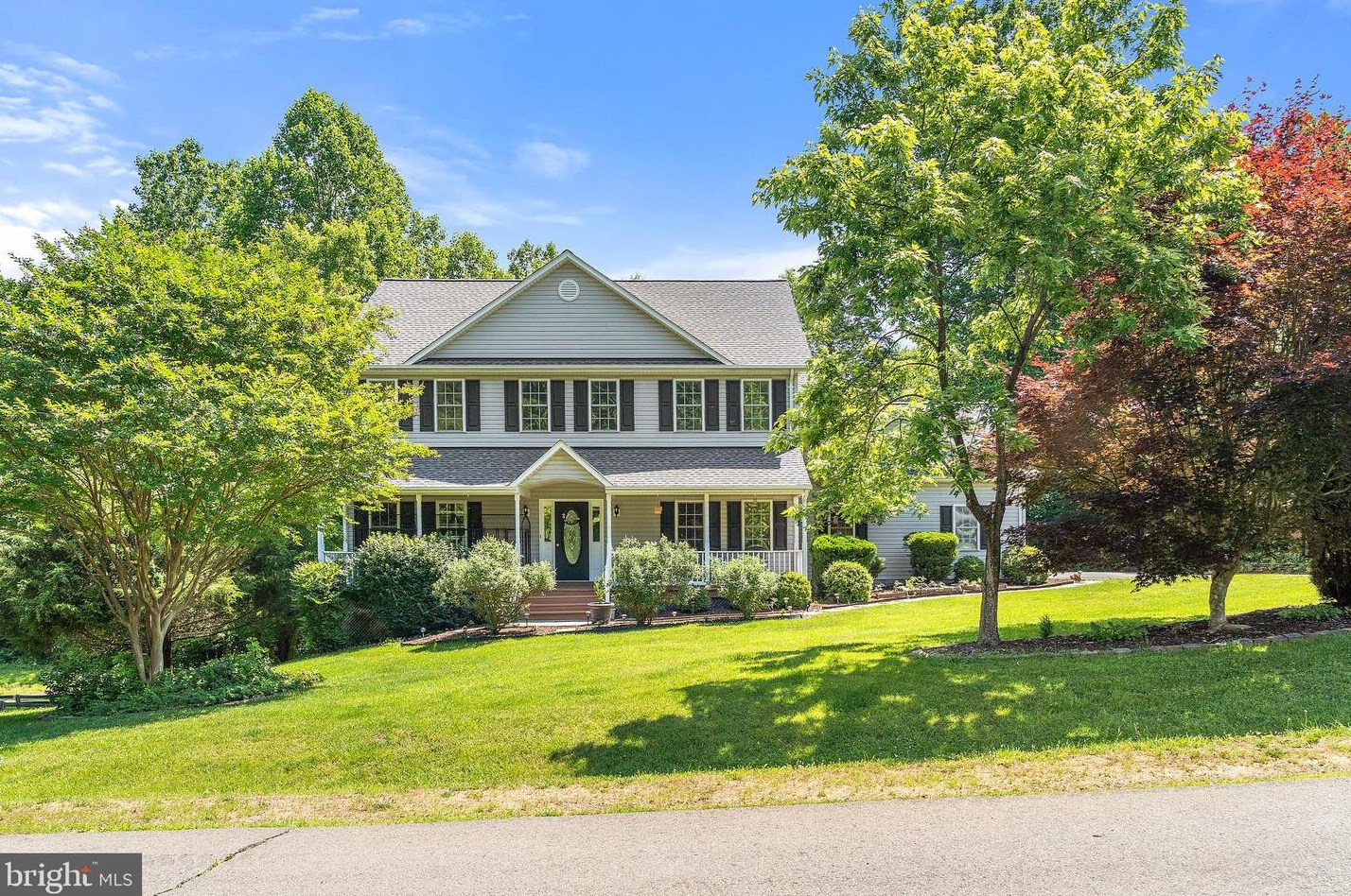 7437 Whisperwood Dr, Warrenton, VA 20187-9008