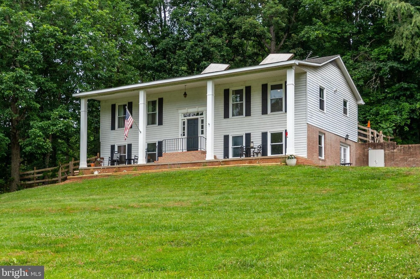 6212 Edwards Dr, Broad Run, VA 20137-1903