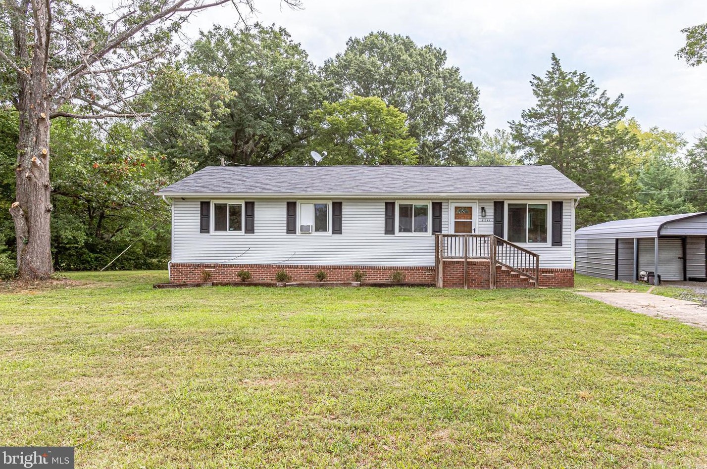 11285 Rogues Rd, Midland, VA 22728
