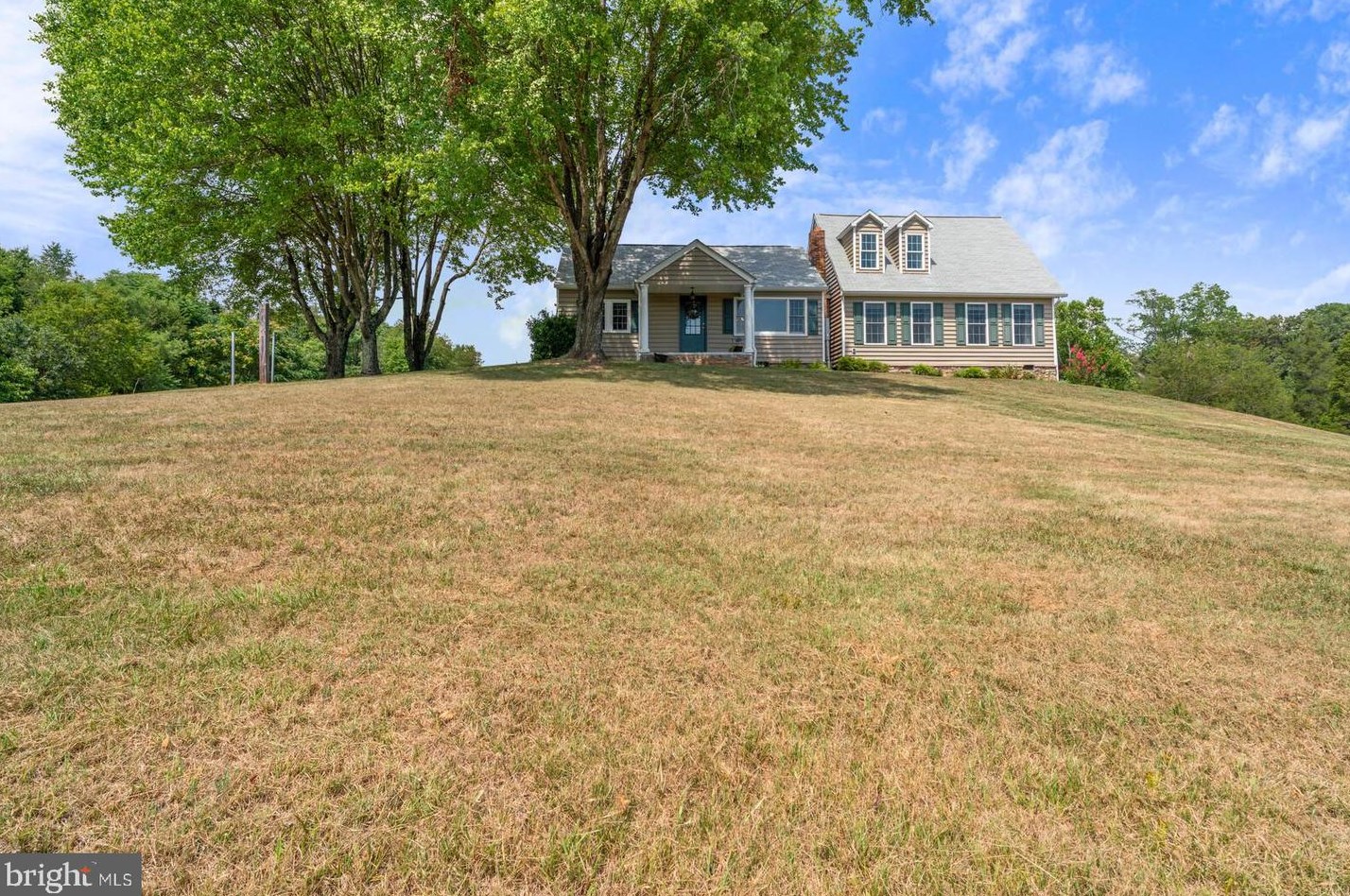 4450 Old Auburn Rd, Catlett, VA 20119-1726
