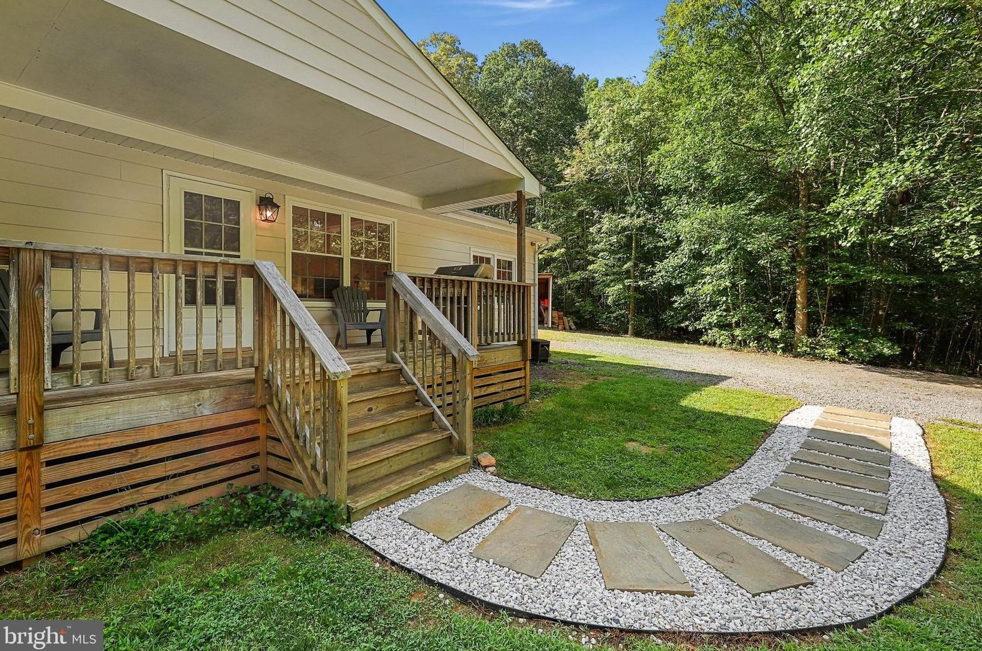 13299 Union Church Rd, Sumerduck, VA 22742-1940