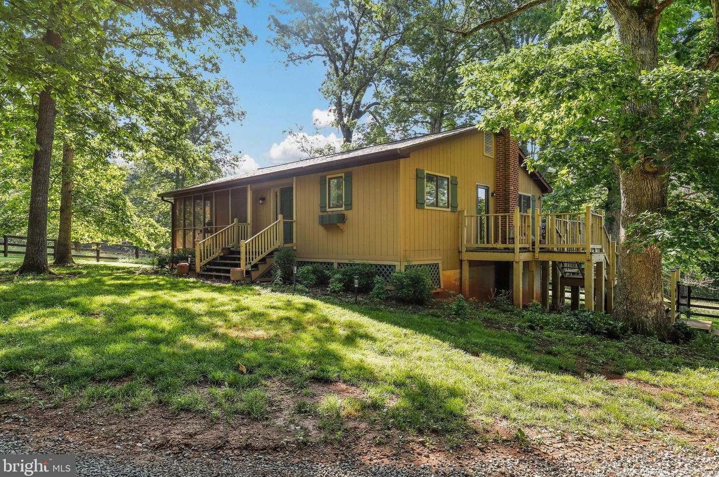 8326 Diamond Hill Rd, Warrenton, VA 20186