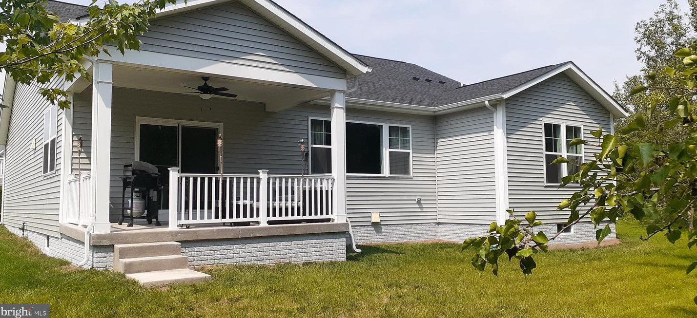 11206 Callie Jo Ct, Bealeton VA  22712-2005 exterior