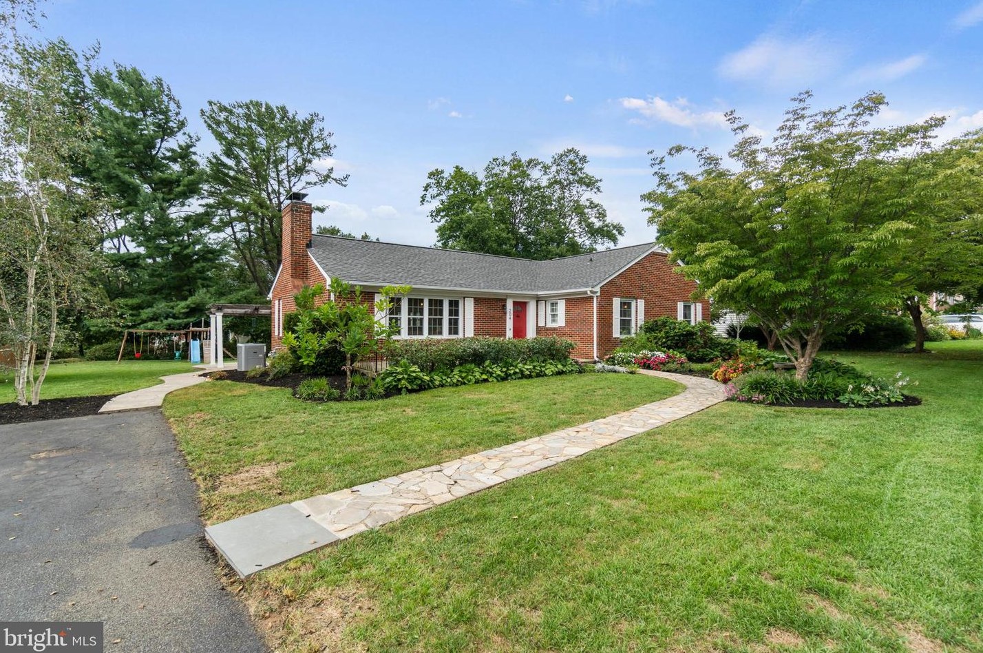 204 Norfolk Dr, Warrenton, VA 20186-2316