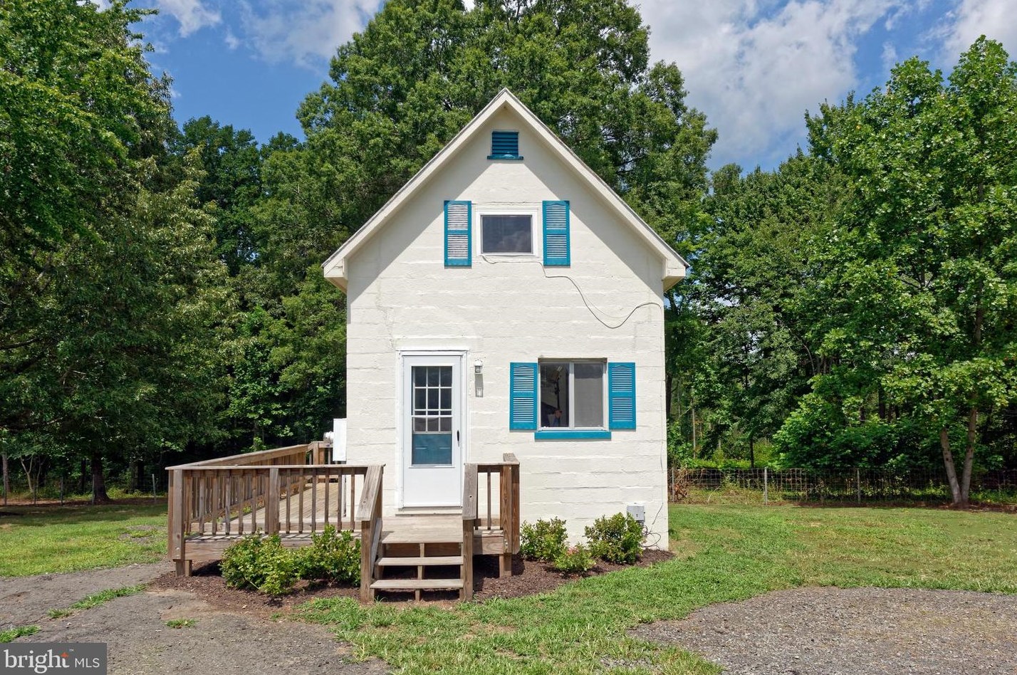 12792 Elk Run Rd, Midland, VA 22728