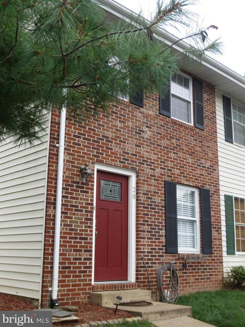 20 Kingsbridge Ct, Warrenton, VA 20186