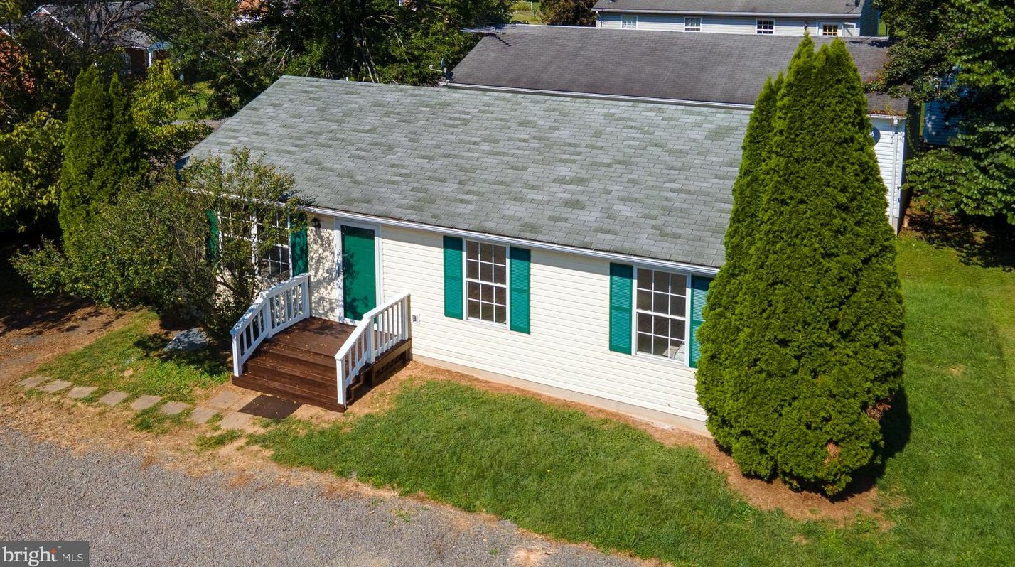 4261 Warren St, Marshall, VA 20115