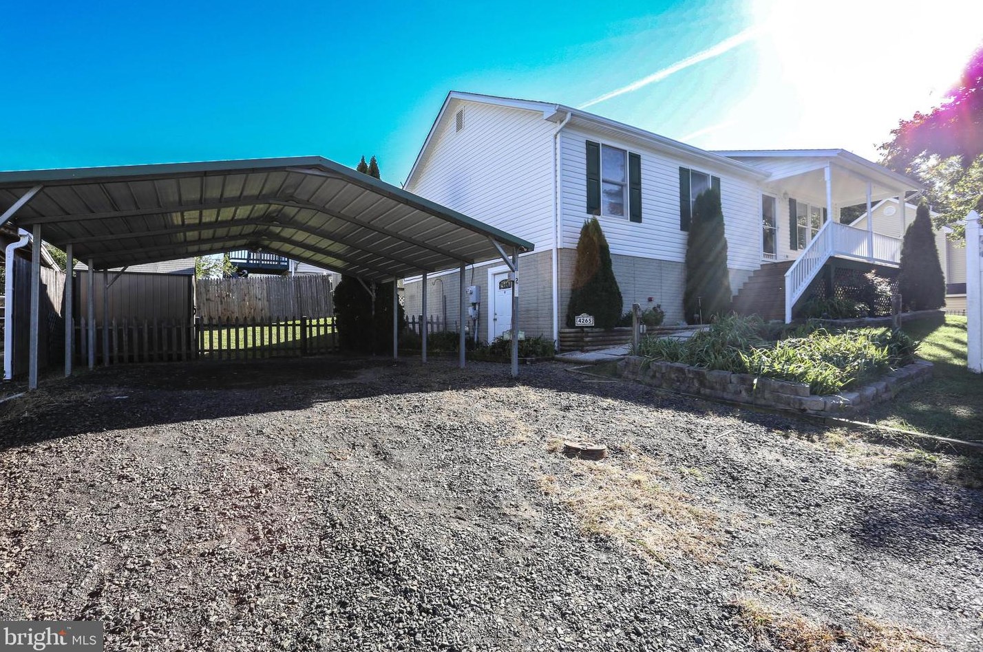 4265 Warren St, Marshall, VA 20115