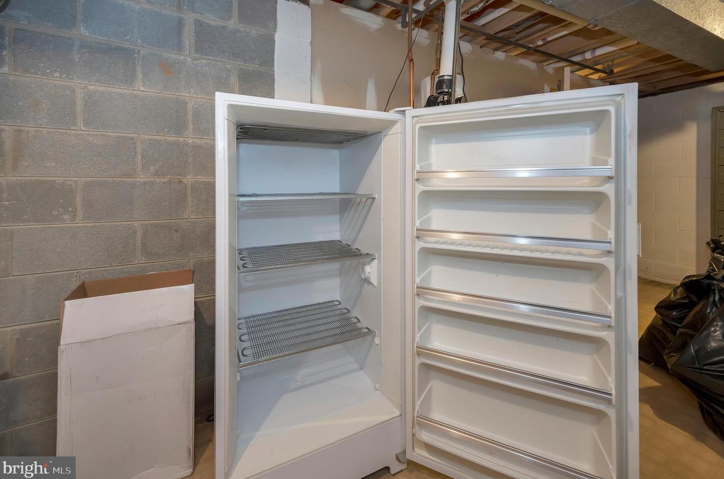 7136 Westmoreland Dr, Warrenton VA  20187-4452 exterior