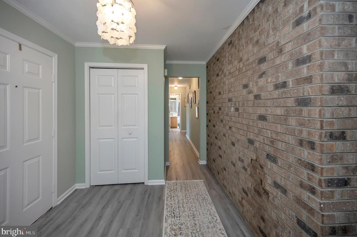 7136 Westmoreland Dr, Warrenton VA  20187-4452 exterior