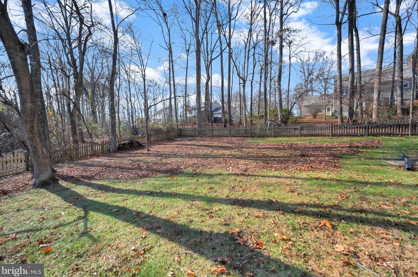 7136 Westmoreland Dr, Warrenton VA  20187-4452 exterior