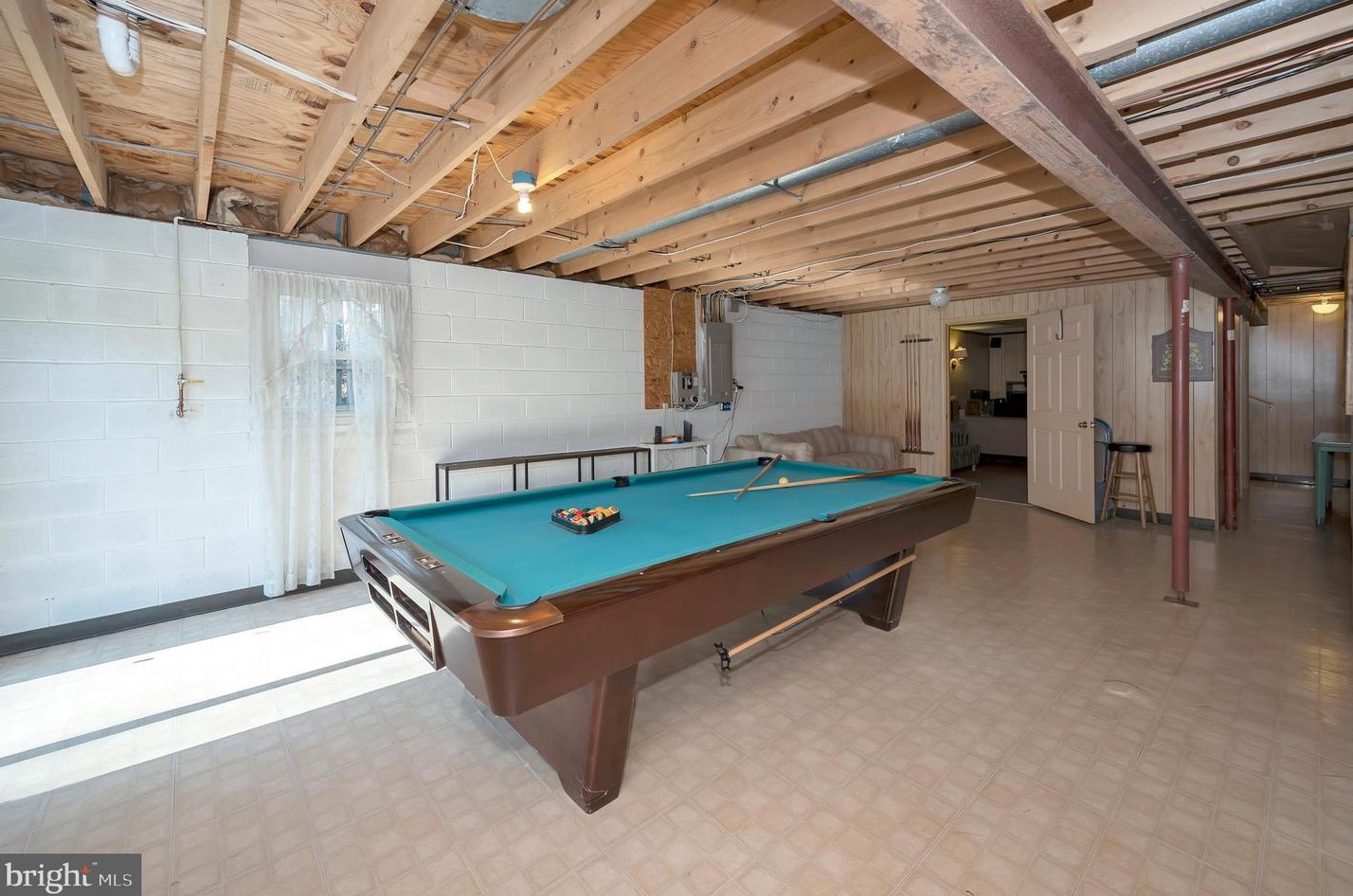 7136 Westmoreland Dr, Warrenton VA  20187-4452 exterior