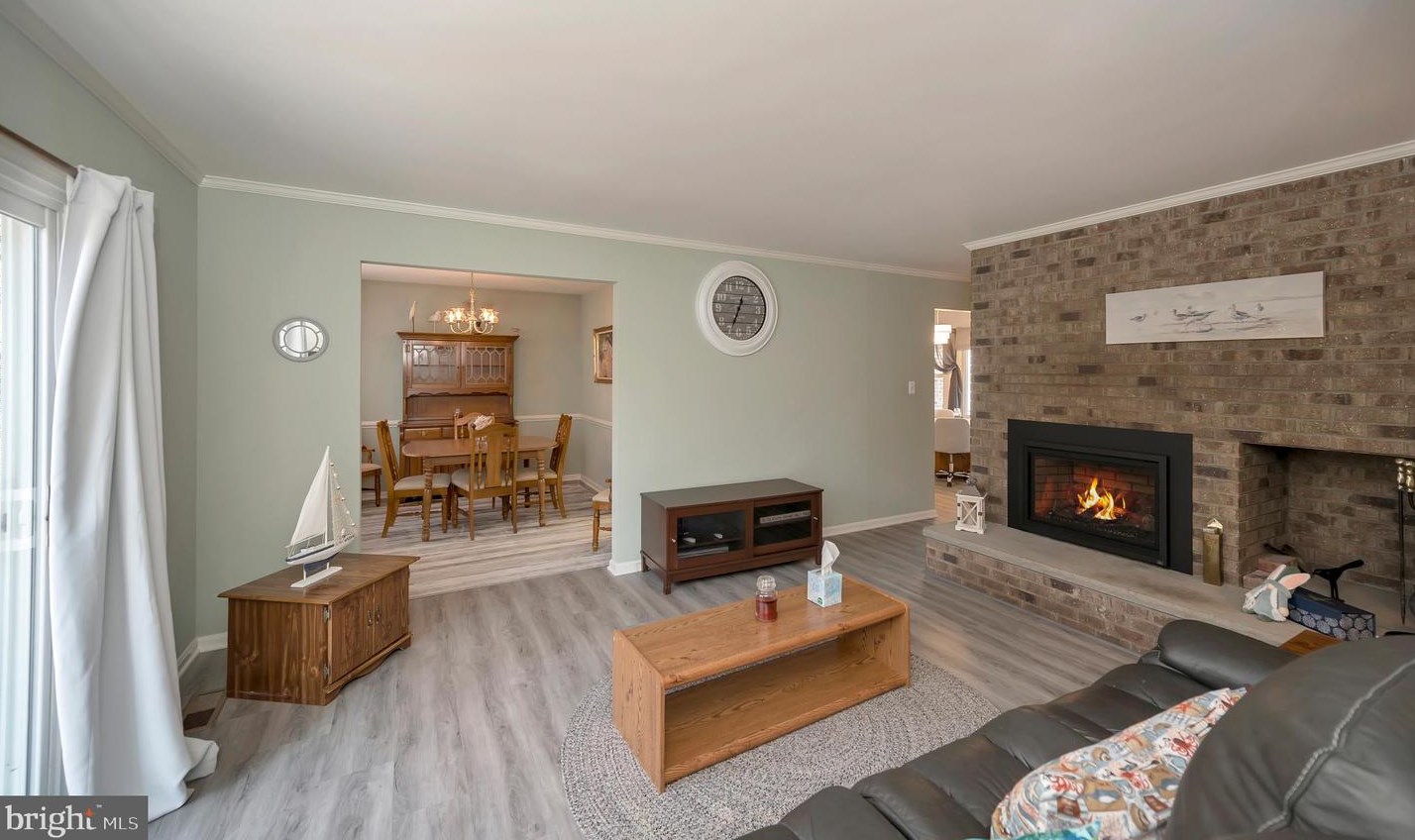 7136 Westmoreland Dr, Warrenton VA  20187-4452 exterior