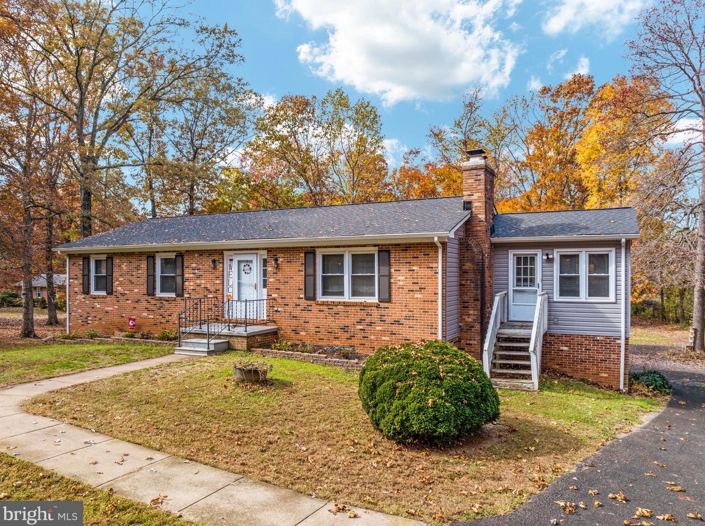 9556 Green Rd, Midland, VA 22728