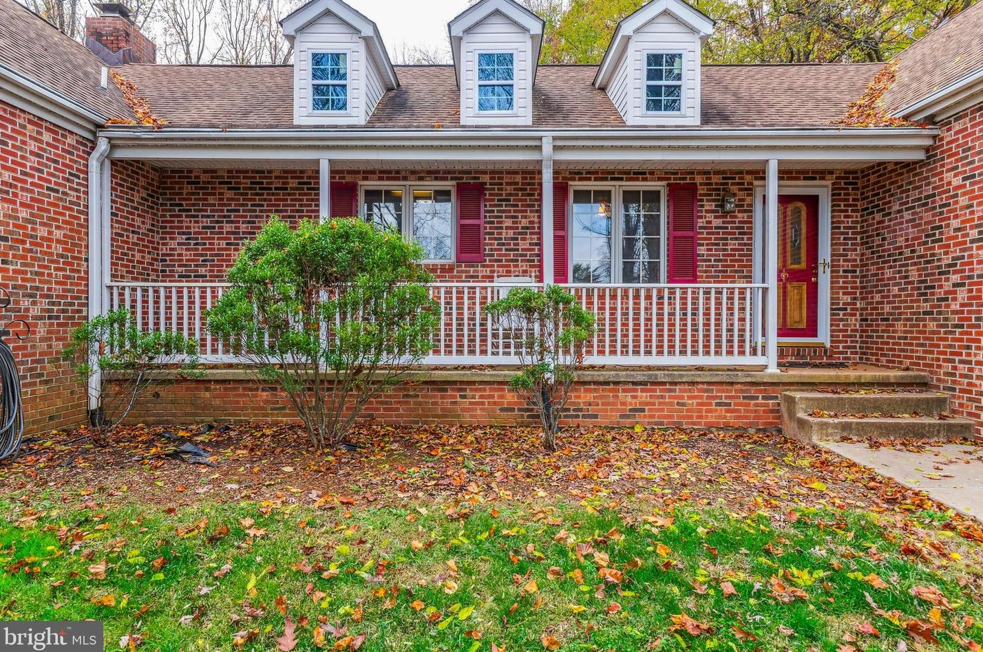 7688 Retreat Ln, Warrenton, VA 20186-7545
