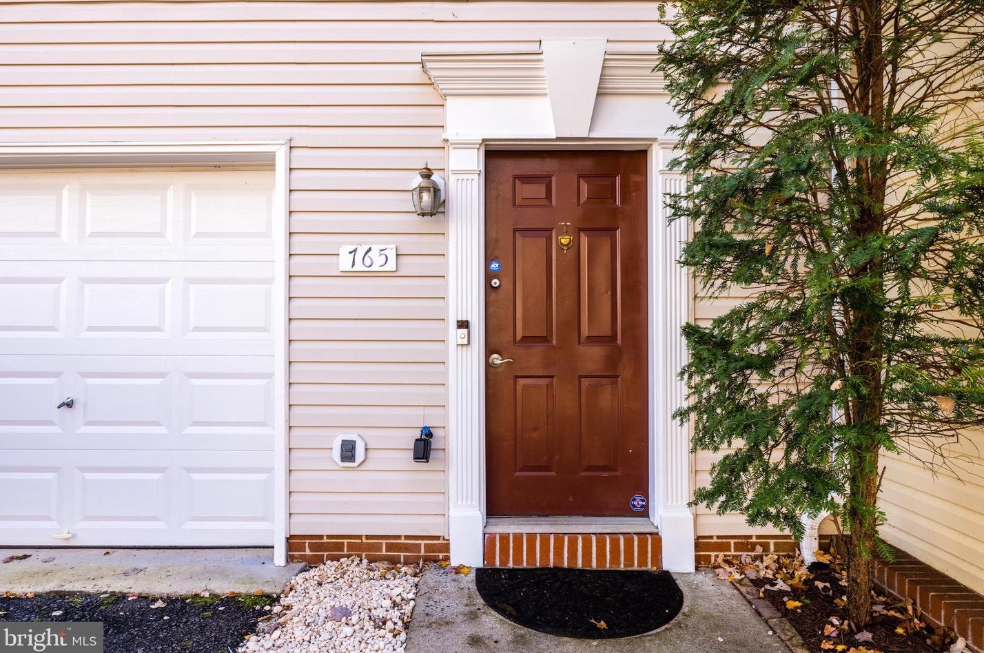 765 General Wallace Ct, Warrenton, VA 20186-2169