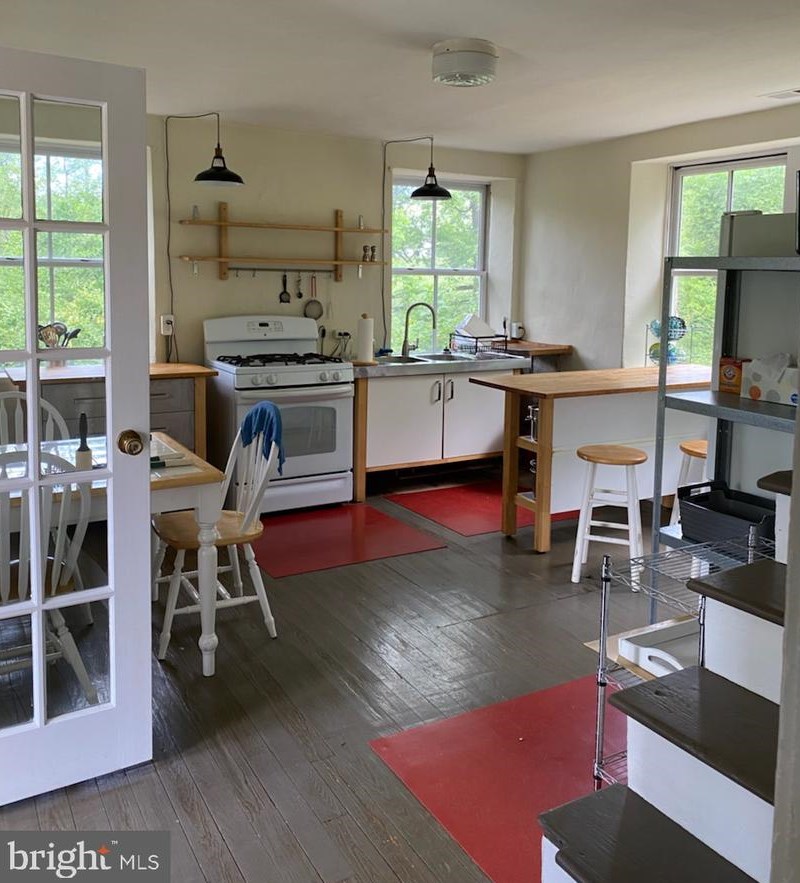 1651 Blue Ridge Farm Rd, Upperville VA  20184-1903 exterior
