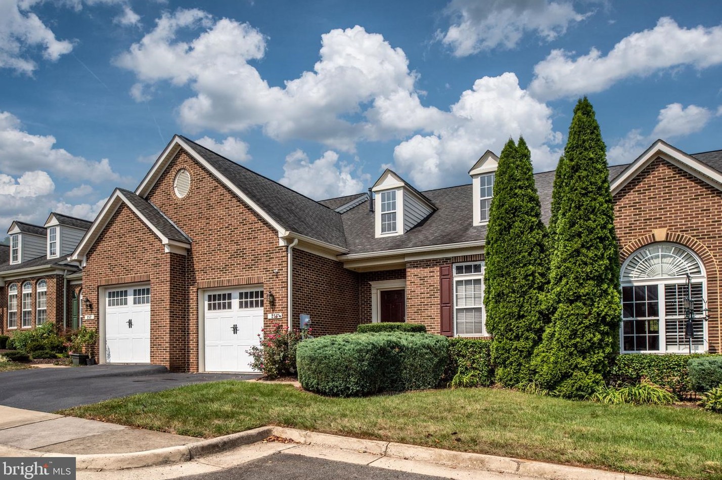 256 Sapphire Ct, Warrenton VA  20186-4340 exterior