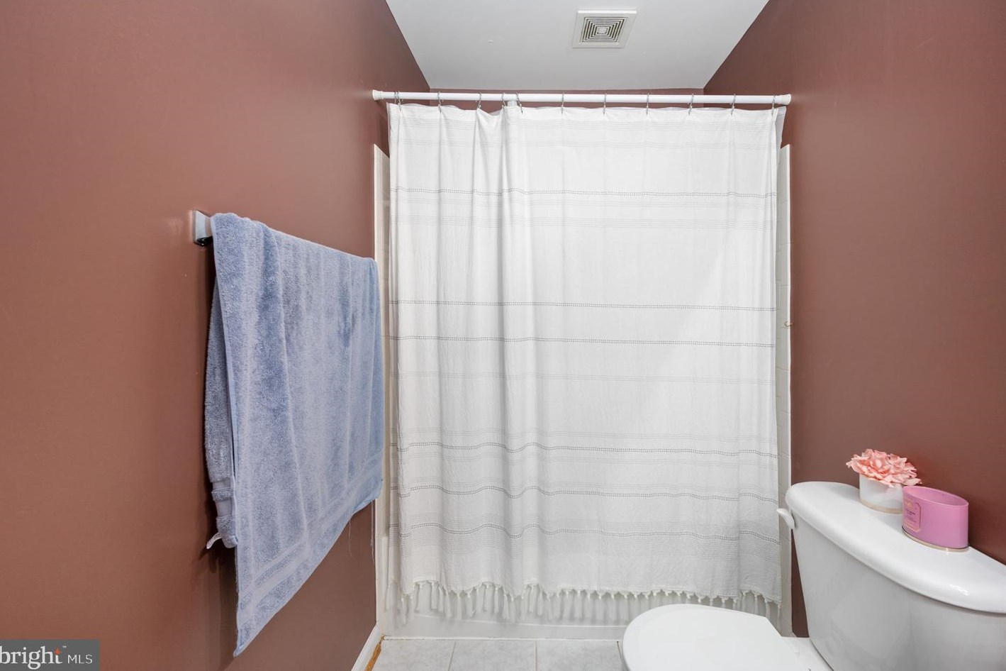 256 Sapphire Ct, Warrenton VA  20186-4340 exterior