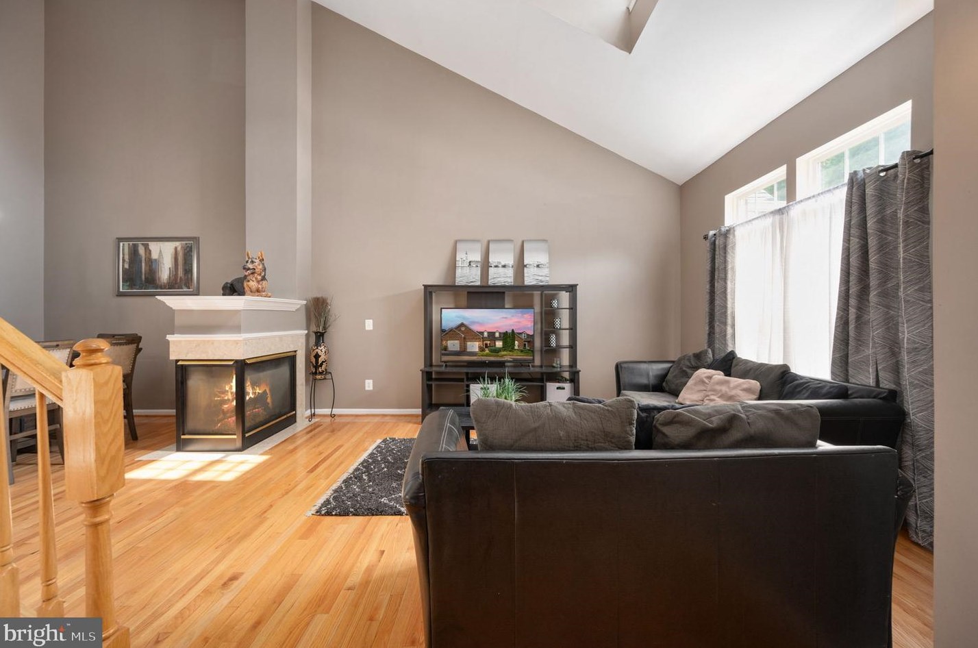 256 Sapphire Ct, Warrenton VA  20186-4340 exterior