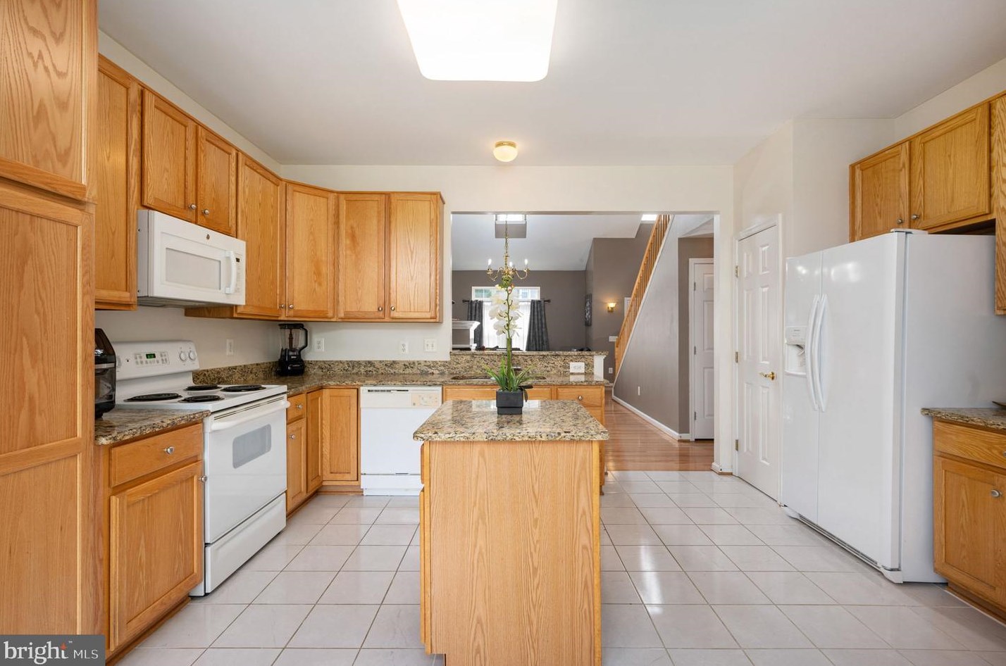 256 Sapphire Ct, Warrenton VA  20186-4340 exterior