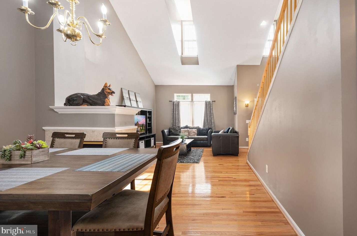 256 Sapphire Ct, Warrenton VA  20186-4340 exterior