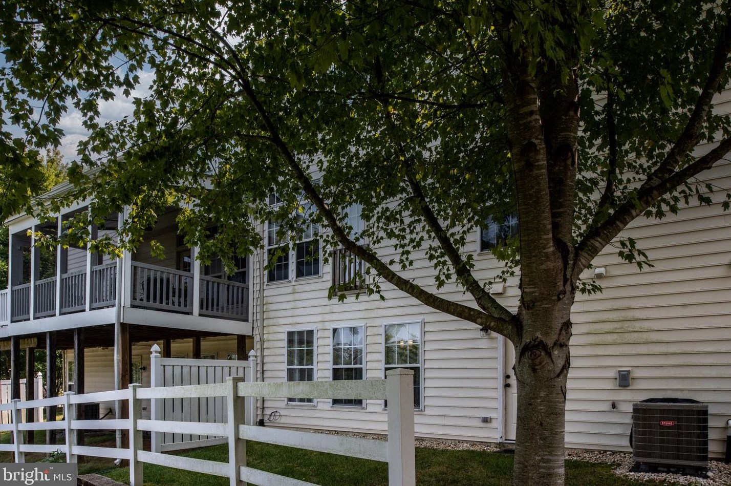 256 Sapphire Ct, Warrenton VA  20186-4340 exterior