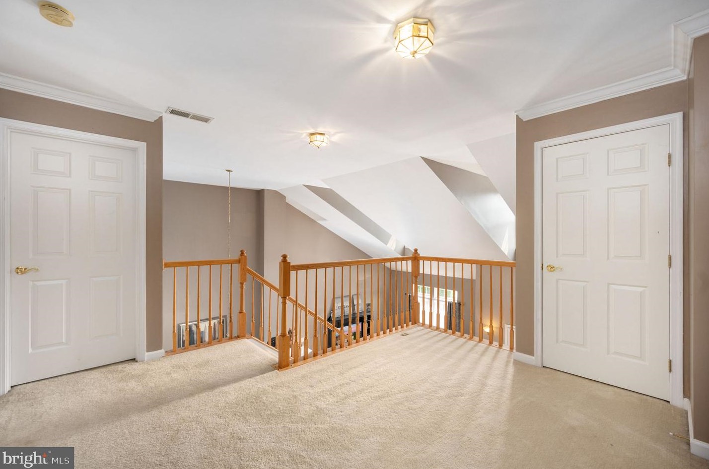 256 Sapphire Ct, Warrenton VA  20186-4340 exterior