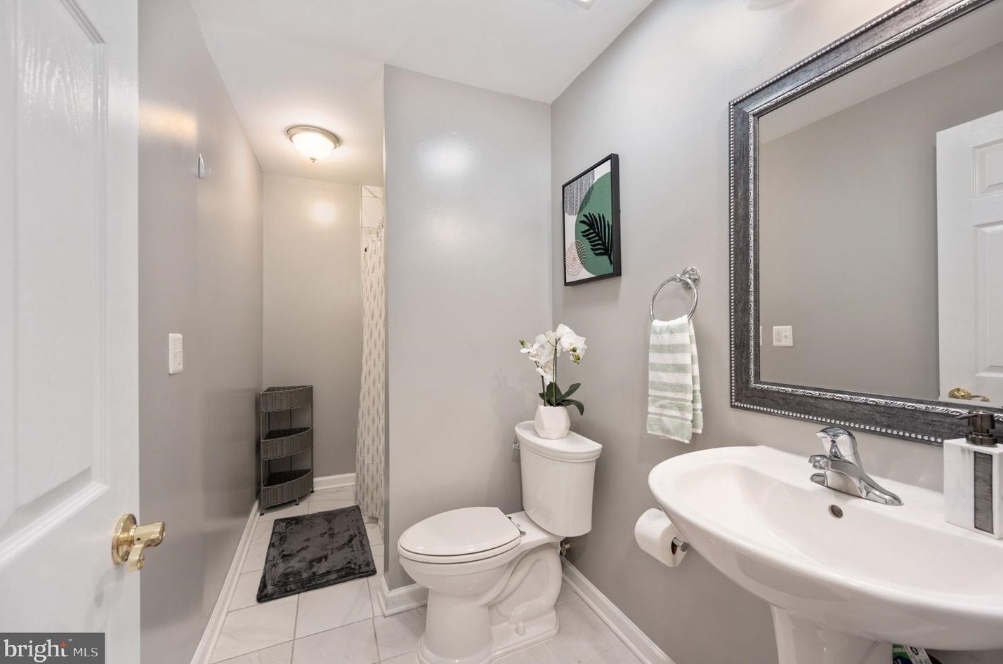 256 Sapphire Ct, Warrenton VA  20186-4340 exterior