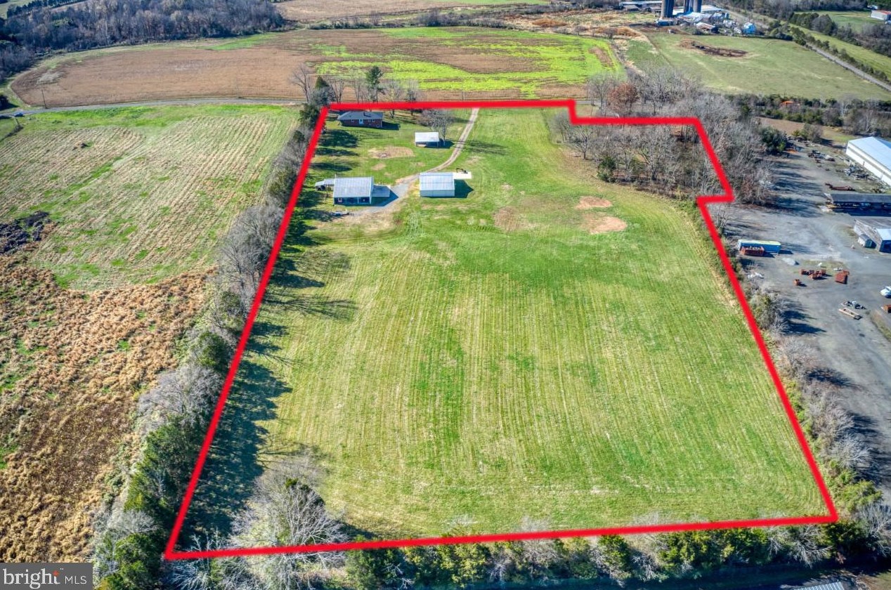 9753 Boteler Rd, Midland, VA 22728