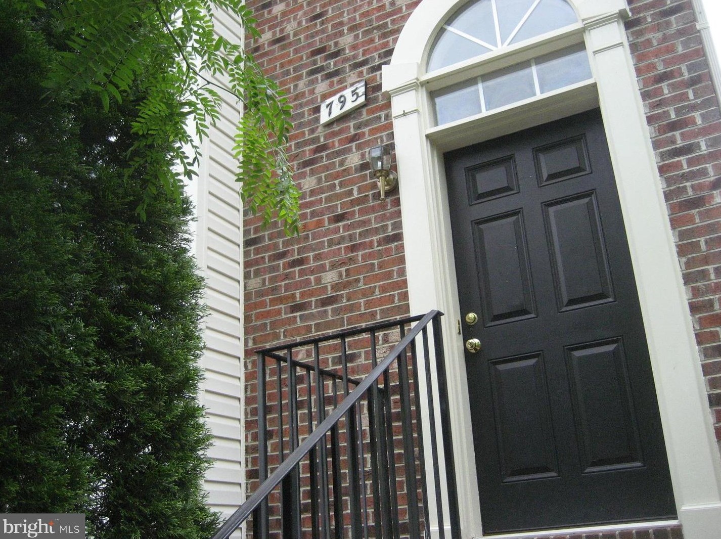 795 Col Edmonds Ct, Warrenton, VA 20186-2180