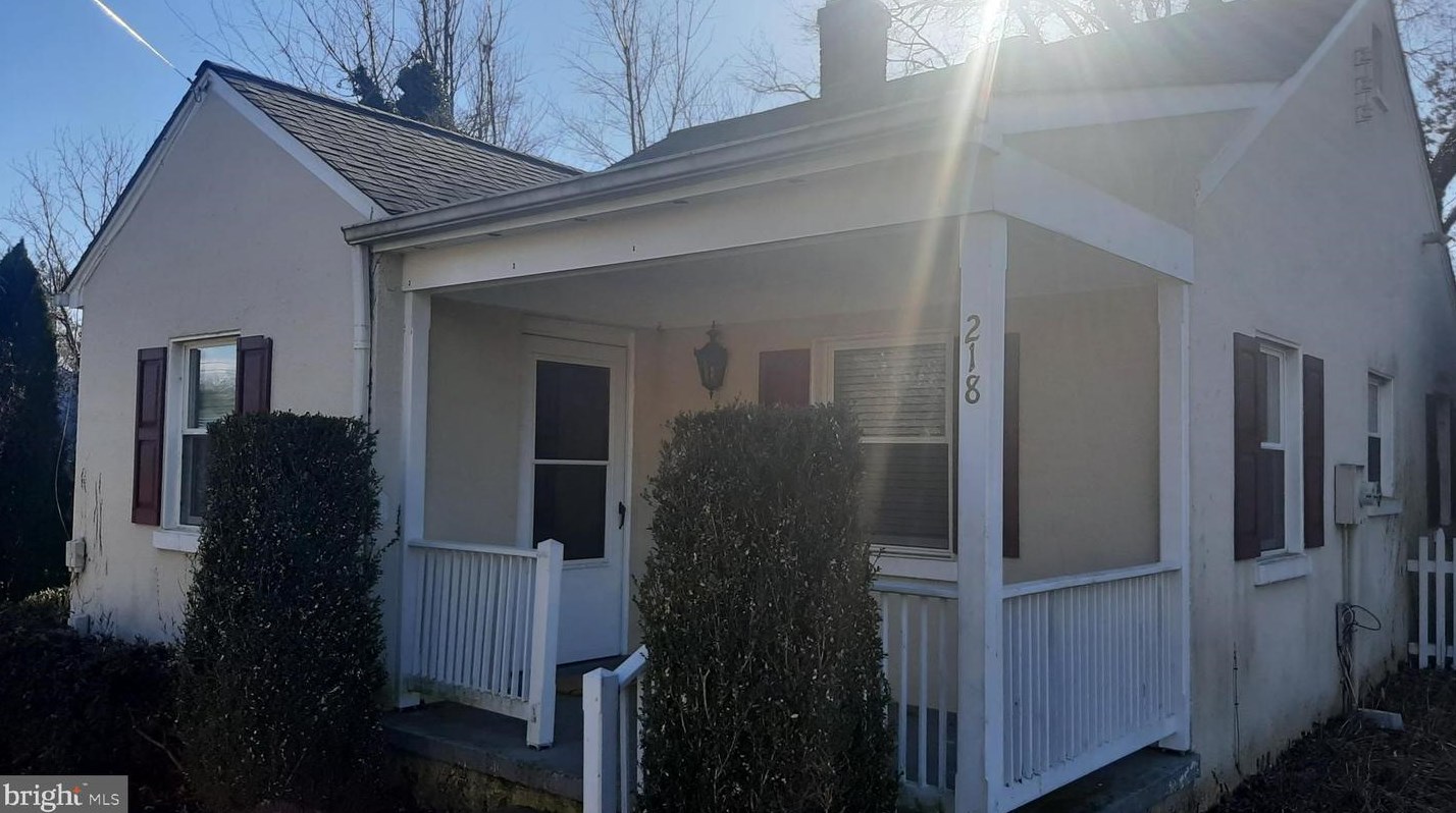 218 Jefferson St, Warrenton, VA 20186-3704