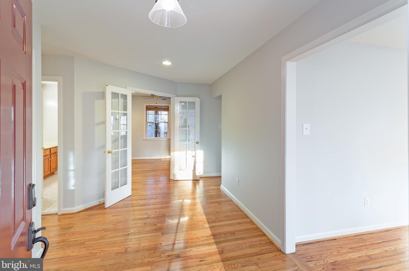 6877 Walnut Heights Dr, Warrenton, VA 20186-9566