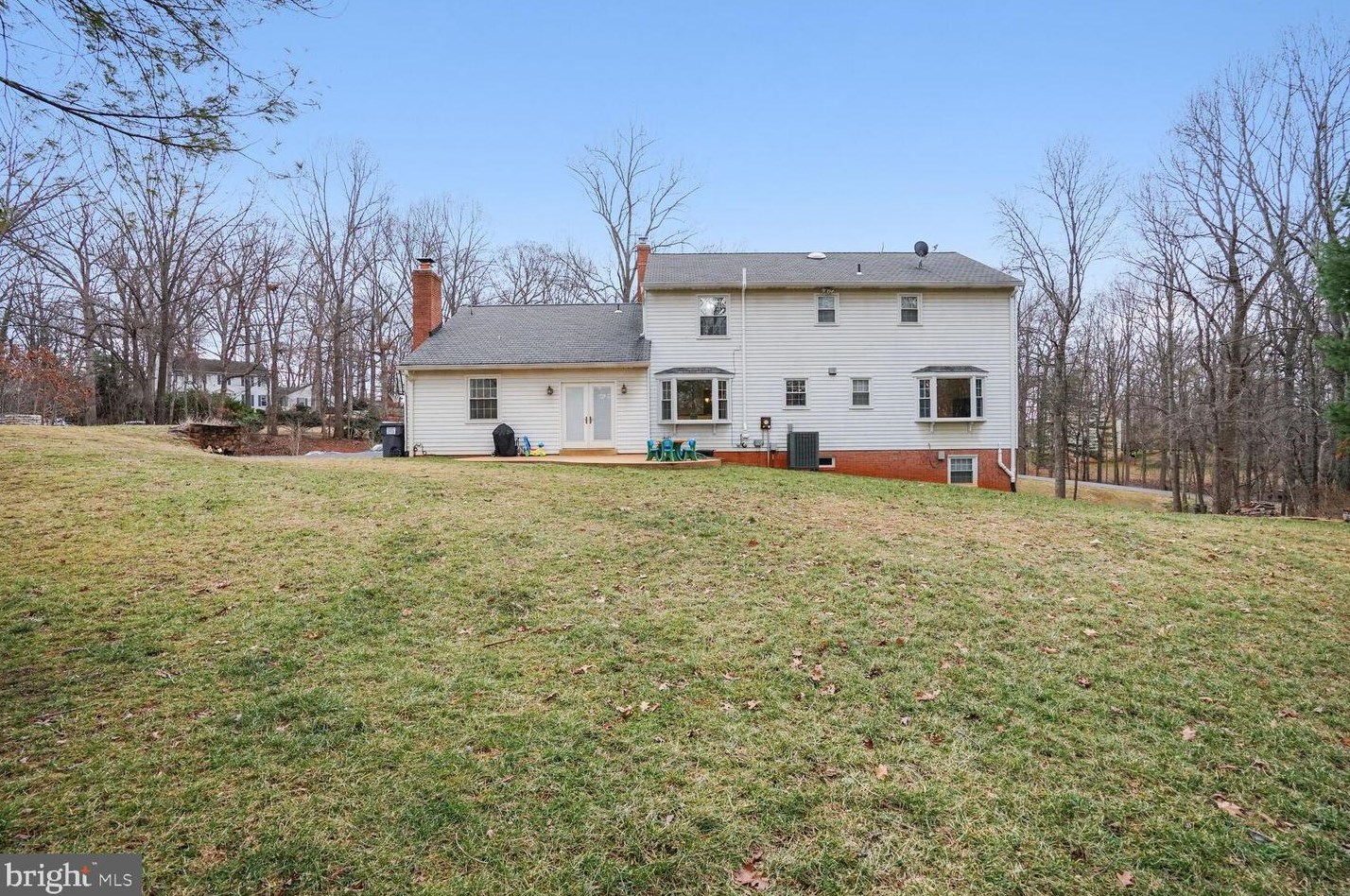 7438 Waters Pl, Warrenton VA  20187-7933 exterior