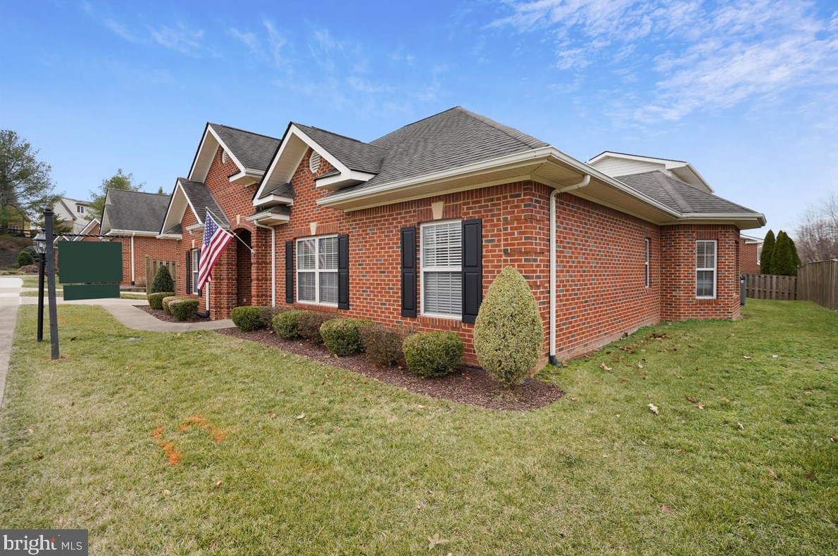 230 Carriage Chase Cir, Warrenton, VA 20186-3078