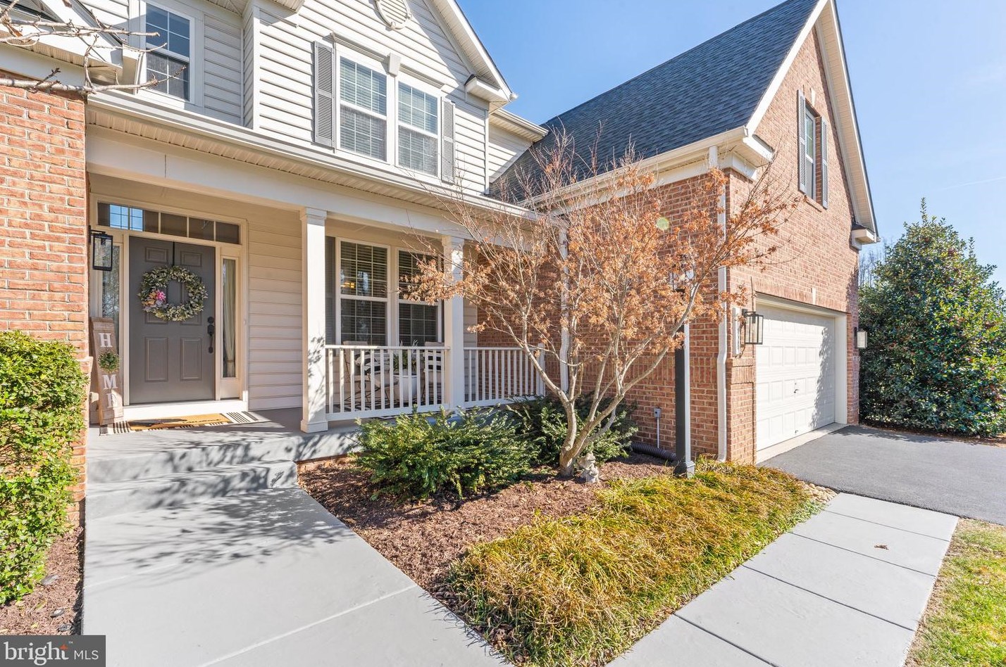 8038 Side Hill Dr, Warrenton, VA 20187