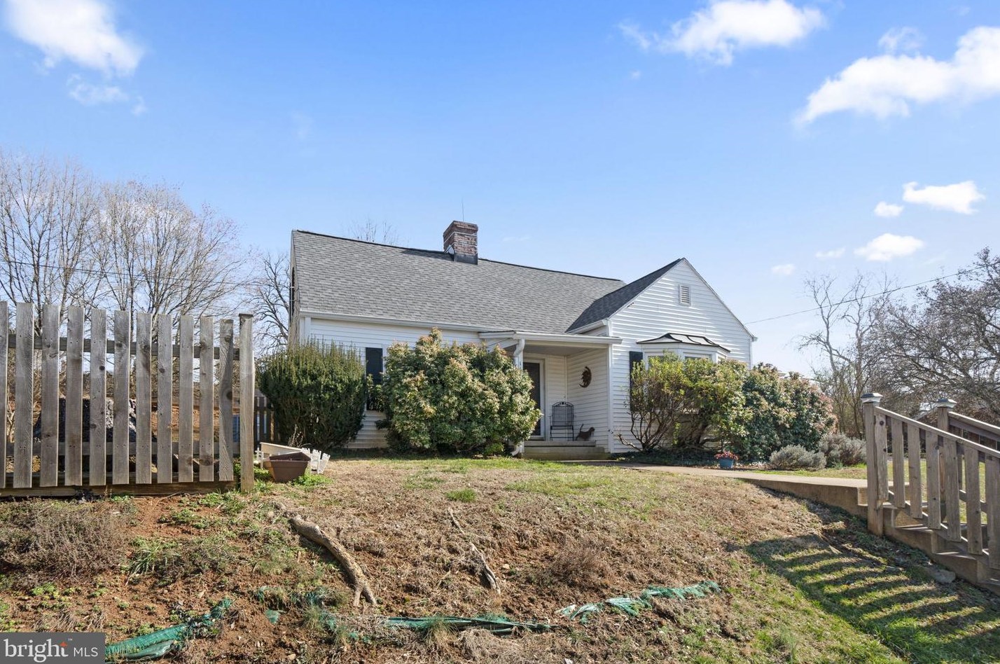 115 Moffett Ave, Warrenton, VA 20186-3110