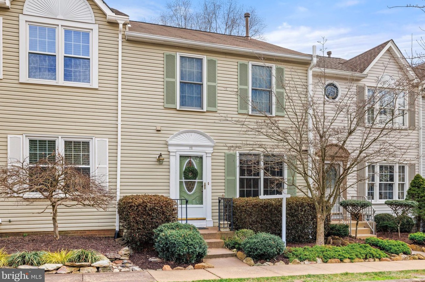711 Acorn Ct, Warrenton, VA 20186-2151