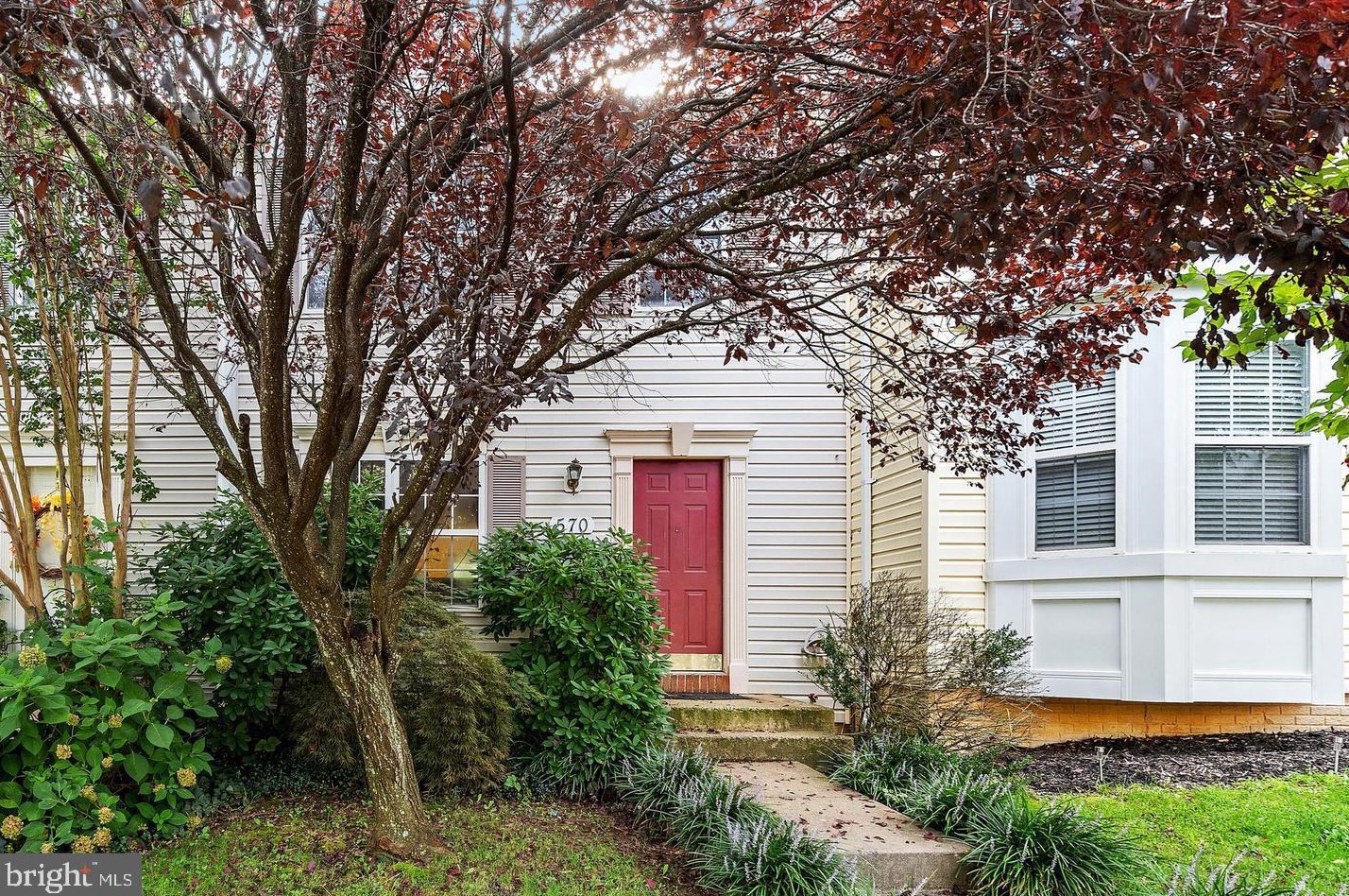 570 Highland Towne Ln, Warrenton, VA 20186